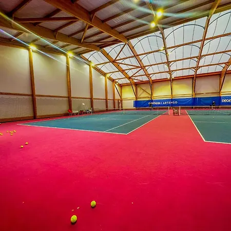 Agatha, T2 Premium Tennis Center Apartment *