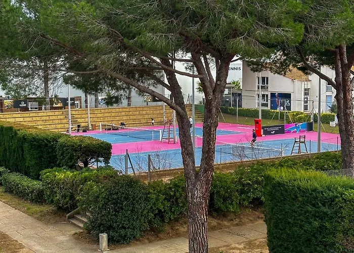 Agatha, T2 Premium Tennis Center *