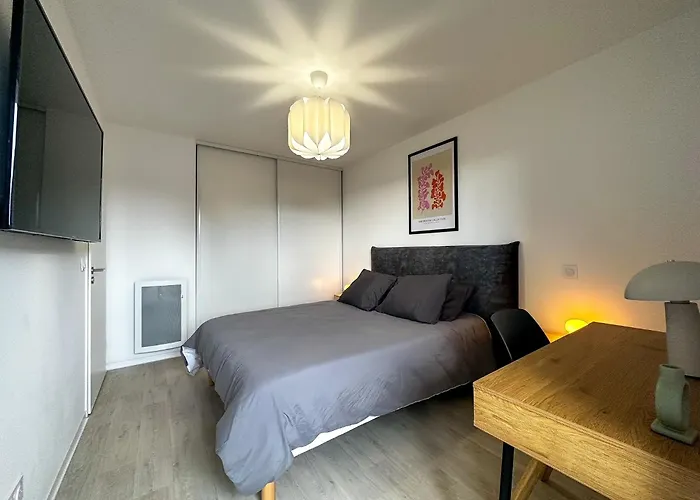 Agatha, T2 Premium Tennis Center Apartment