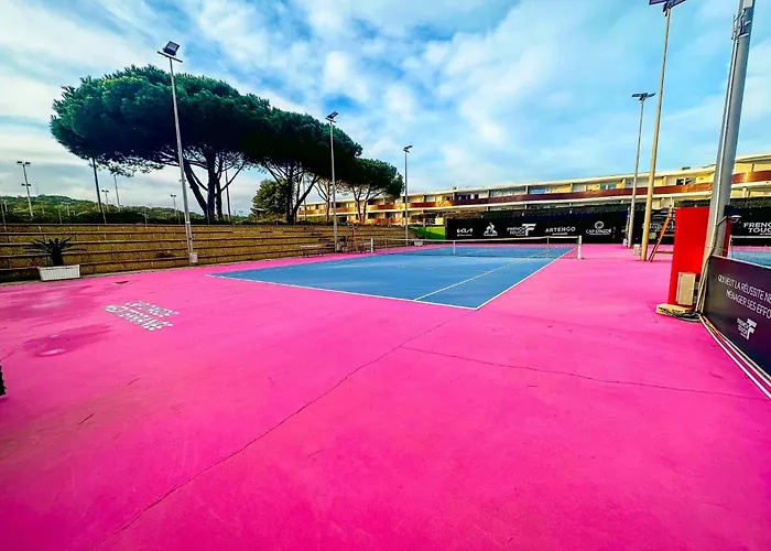 Agatha, T2 Premium Tennis Center * Agde