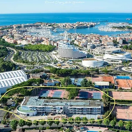 Agatha, T2 Premium Tennis Center *