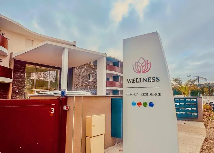 Agatha, T2 Premium Tennis Center *